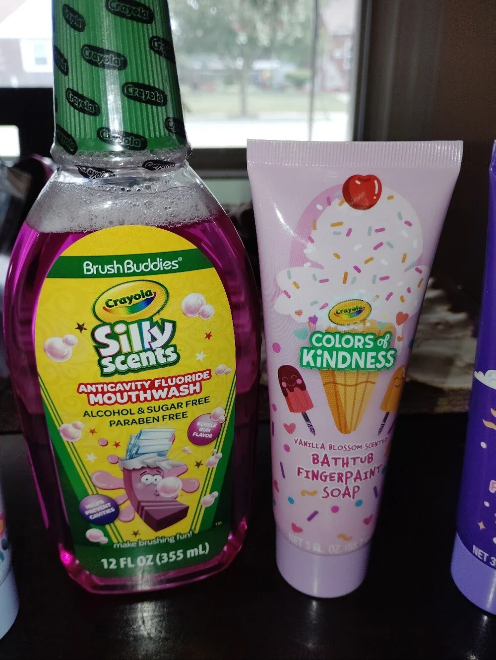 Crayola silly scents color of kindness kids collection. Includes super cute Bath